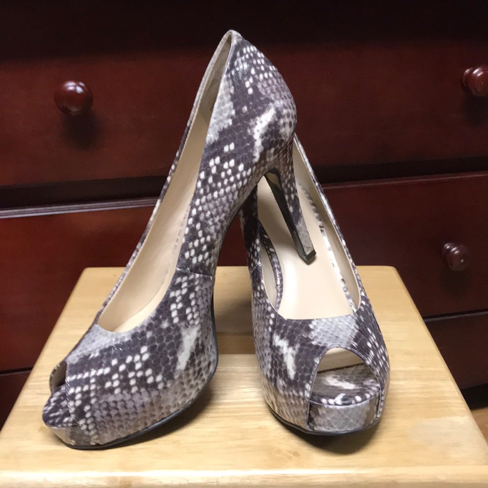 Sexy Nine West hot peep toe pump